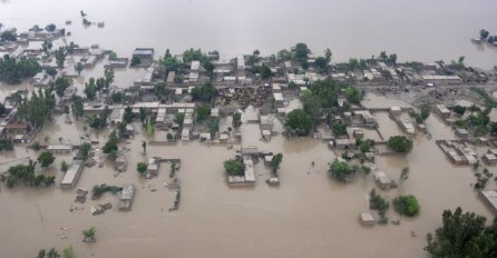 Pakistan: Trećina zemlje pretvorena u "more", milioni ljudi evakuirani