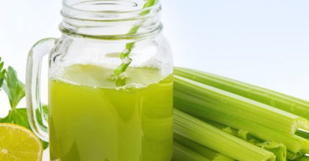 PILA JE OVAJ SOK 6 DANA: Kada je pogledala stomak, ostala je BEZ RIJEČI