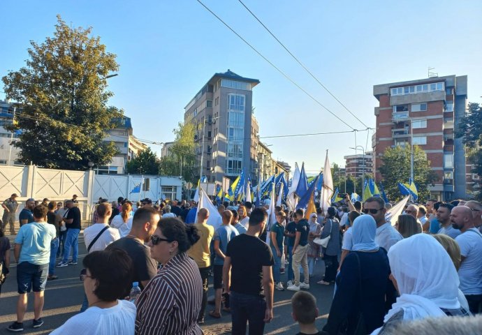 POČETAK U 17:30 Novi protesti građana i stranaka ispred OHR-a