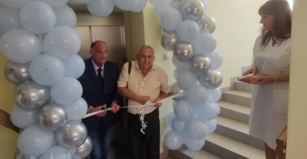 Bizarna svečanost u Živinicama: Uz presijecanje vrpce i balone otvoren lift