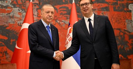 Vučić ushićen: ‘Kupujemo Bajraktare, ako treba platit ćemo stotine miliona eura!‘