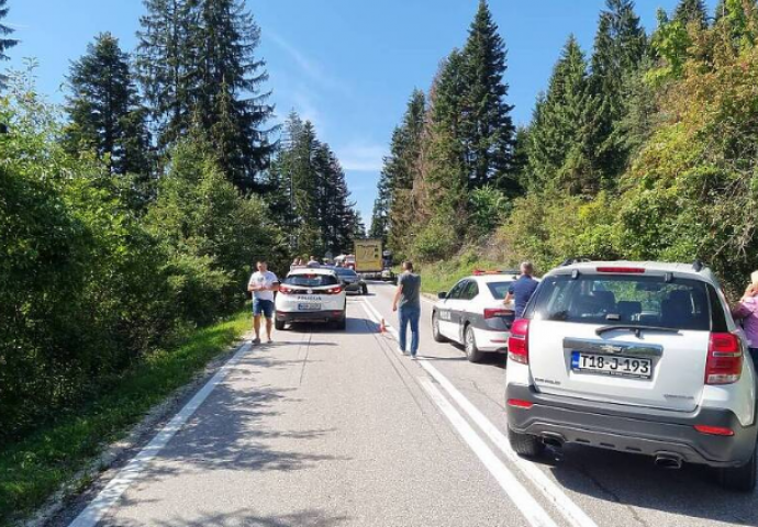 Udes kod Olova, saobraćaj potpuno obustavljen