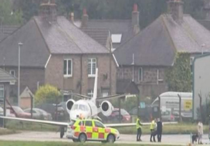 Ogromna gužva na aerodromu u blizini dvorca kraljice Elizabete