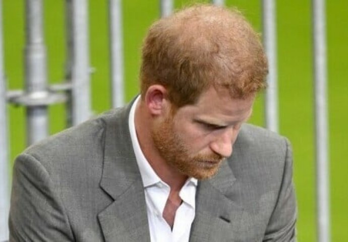 Princ Harry putuje sam u Balmoral, Meghan ipak ne dolazi u kraljičin dvor