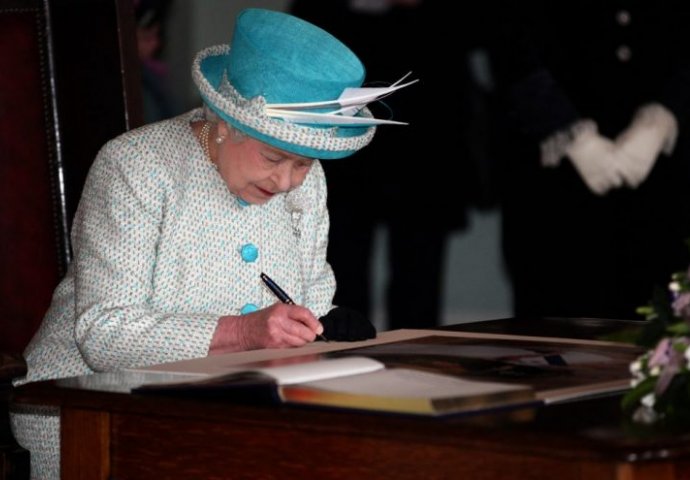 Kraljica Elizabeta imala spreman govor u slučaju trećeg svjetskog rata