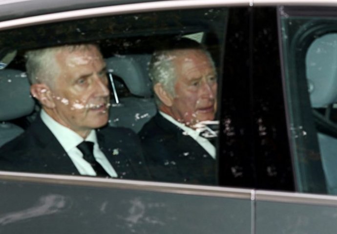 Objavljene prve fotografije novog kralja, evo kad se očekuje obraćanje