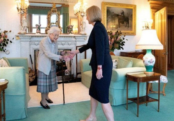 Ona je posljednja fotografirala kraljicu: Evo šta je primijetila na njoj