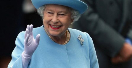 ZAŠTO JE KRALJICA UVIJEK NOSILA BISERE: Nije modni detalj u pitanju - IMA VAŽNO ZNAČENJE