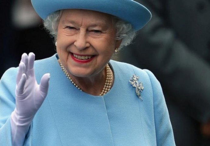 ZAŠTO JE KRALJICA UVIJEK NOSILA BISERE: Nije modni detalj u pitanju - IMA VAŽNO ZNAČENJE