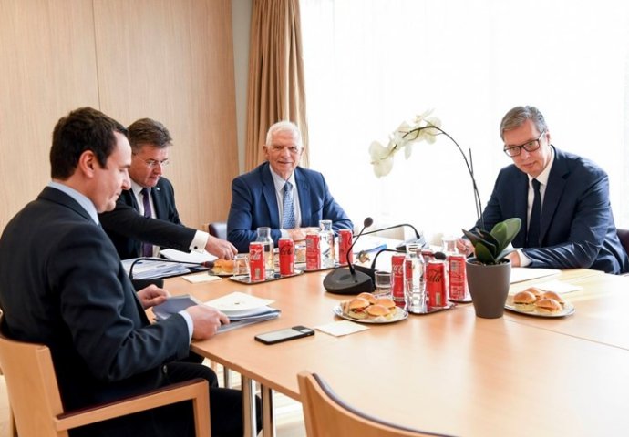 Macron i Scholz poslali poruku Vučiću i Kurtiju