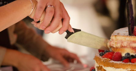 BALKANCI OTKRILI KOLIKO PARA SE NOSI U KOVERTI ZA SVADBU: Mnogi imaju urnebesne odgovore, ali jedan ODGOVOR će vas NASMIJATI DO SUZA!