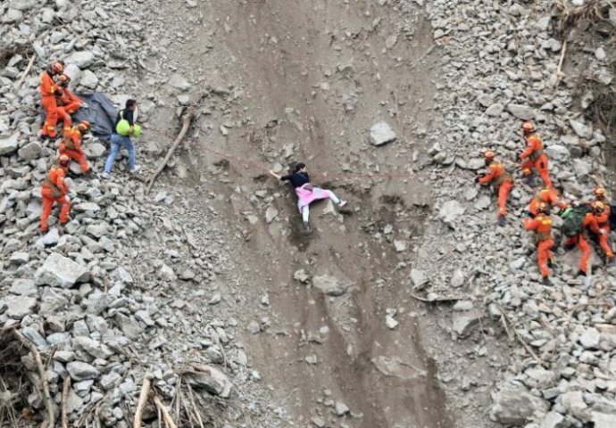 Broj mrtvih u zemljotresu u Kini porastao na 93, objavljeni strašni snimci