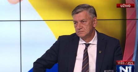 Kasumović: Razmišljam da se iselim iz BiH ako Denis Bećirović ne pobijedi! Da je Bakir valja rahmetli babo bi ga ostavio, a ne Tihića