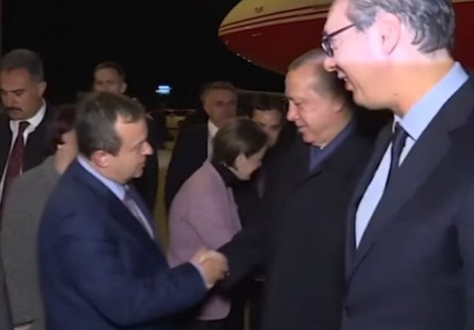 Vučić otkrio kako Dačić priča sa Erdoganom, uslijedio smijeh i aplauz