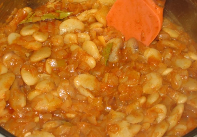 BIO JE NEZAOBILAZAN NA TRPEZI ŠIROM JUGOSLAVIJE: Jeftino i zasitno jelo koje se lako sprema (RECEPT)