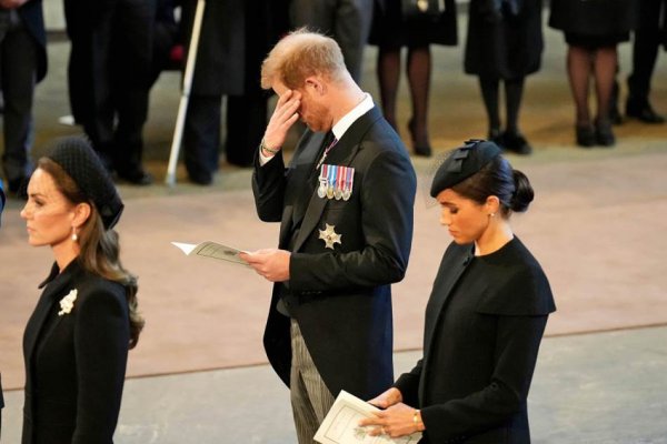 megan-markl-i-hari-na-povorci