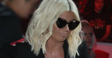 DANAS JE DAN ŽALOSTI U SRBIJI, A SADA SE OGLASILA JELENA KARLEUŠA: "Danas Srbi neka ćute; Terorizam je kad Albanci...."