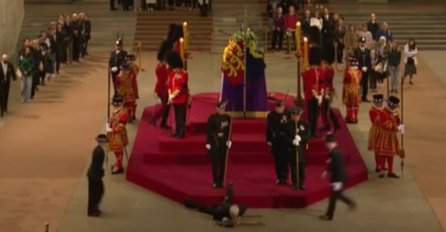 Zašto je vojnik koji je čuvao kraljičin lijes pao u nesvijest?