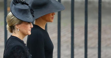 ONA JEDINA ZNA KROZ ŠTO MEGAN PROLAZI: Ovo je žena koja je danas uz ODMETNUTU VOJVOTKINJU (FOTO)