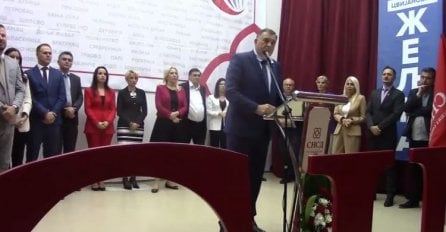 Dodik: Kad god vidim da je Vučić raspoložen, ja se razjaučem da nemam para