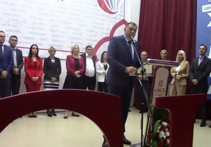 Dodik: Kad god vidim da je Vučić raspoložen, ja se razjaučem da nemam para