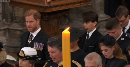 SADA JE SVE JASNO, EVO ZAŠTO JE HARRY SJEDIO U 2. REDU, A NE DO PRINCA WILLIAMA: 1 detalj svi komentarišu