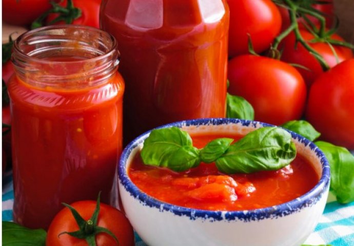 Starinski recept za domaći kečap po receptu naših baka: Bez konzervansa i vještačkih dodataka 