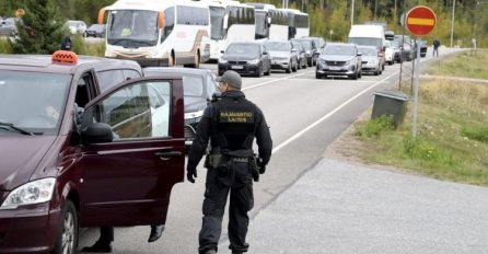 Rusi masovno bježe: Kilometarske gužve na granici sa Gruzijom (VIDEO)