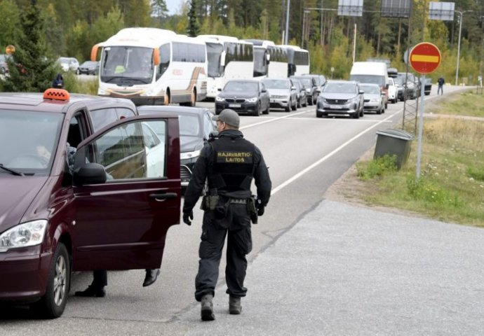 Rusi masovno bježe: Kilometarske gužve na granici sa Gruzijom (VIDEO)