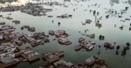 Sve teže stanje u Pakistanu: razorne poplave nanijele su veliku štetu, ministar financija podnosi ostavku - već peti u zadnje četiri godine, nakon eskalacije deficita i inflacije