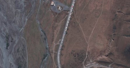 OBJAVLJENE SATELITSKE SNIMKE: Kolometarske kolone vozila čekaju da pređu iz Rusije u Gruziju