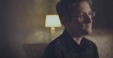 Edward Snowden, 9 godina nakon bijega iz SAD-a u Rusiju, dobio je rusko državljanstvo dekretom ruskog predsjednika - njegov odvjetnik pojasnio da to ne znači da će biti regrutiran u rusku vojsku