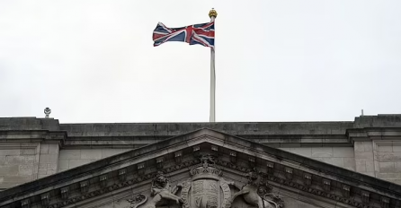 Zastave na kraljevskim rezidencijama danas će ponovo biti podignute: Period žalosti se zvanično završava i monarhija se vraća svojim službenim dužnostima osam dana nakon kraljičine sahrane