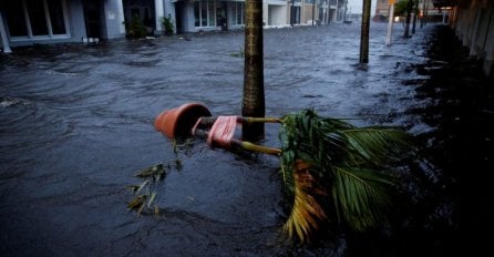 Dramatične snimke s Floride, brodovi plutaju po cestama, milioni bez struje