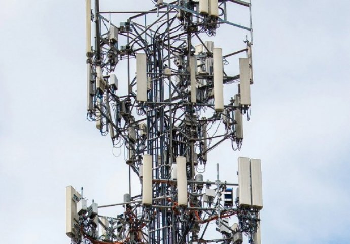 Opasnost od do nedavno nezamislivog: Ljudi i tornjevi u mraku - Hoće li zbog redukcija struje, koje se planiraju diljem kontinenta, doći do pada sustava i prekida mobilne komunikacije?