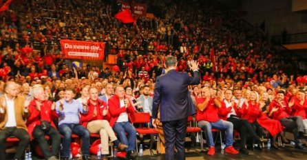 Bećirović u Tuzli: Bakir je politička kukavica koja je pobjegla sa tri TV debate