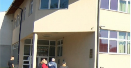 Oglasila se direktorica škole kod koje je teško povrijeđen dječak: Potreseni smo, ali igralište je u nadležnosti Općine Vogošća