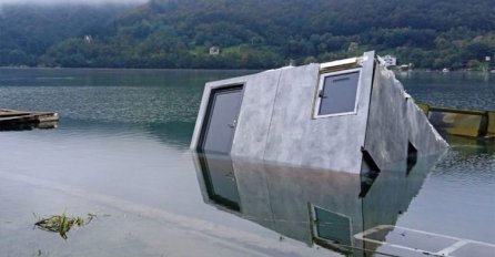 Potonula prva kuća na vodi proizvedena u BiH