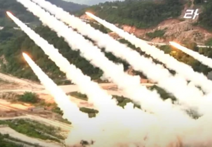 Američka i južnokorejska vojska organizirali raketne vojne vježbe kao odgovor na sjevernokorejsko ispaljivanje projektila srednjeg dometa preko Japana