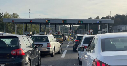 Uoči današnjih protesta: Ogromne gužve na naplatnim kućicama na ulazu u Banju Luku