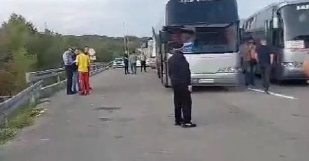 MUP RS-a danas zaustavio veliki broj autobusa na ulazu u Banju Luku prije protesta