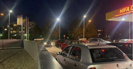 Sarajevo: Gužve na benzinskim pumpama jer je gorivo pojeftinilo