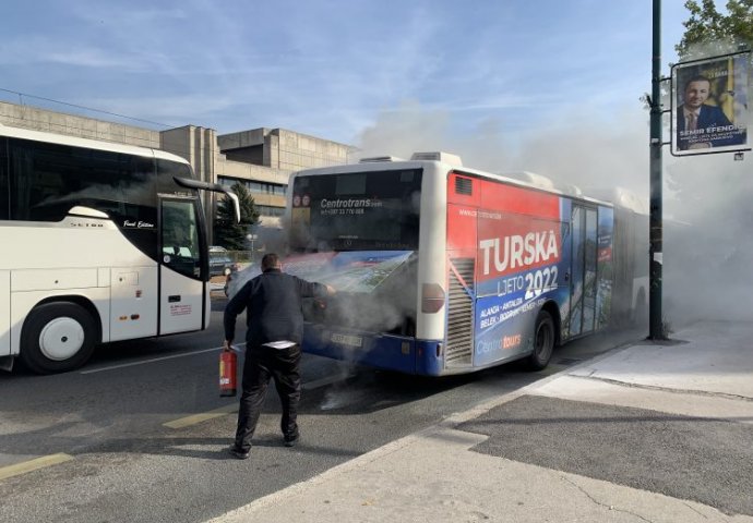 Drama u Sarajevu: Zapalio se autobus, evo šta kažu iz policije