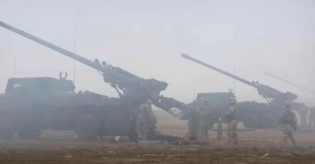 Teško da Pariz više može biti mirovni posrednik: Macron najavio posebni fond putem kojeg će se kupovati oružje za Ukrajinu, Kijev može računati na još Caesar haubica