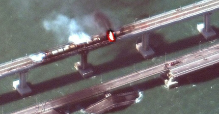 Objavljeni satelitski snimci raznesenog Krimskog mosta: Još izlaze teorije o eksploziji