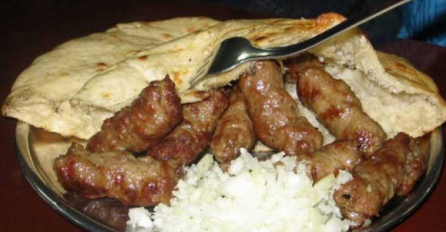 U BiH prvi put napravljen XXL ćevap: Dovoljan za četiri osobe