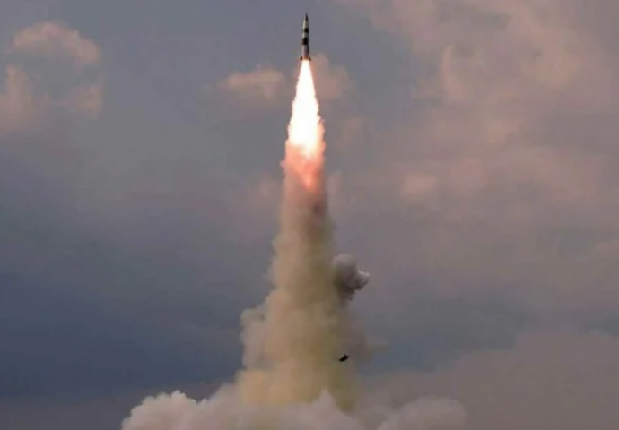 Sjeverna Koreja nastavlja izvoditi raketne testove, neki smatraju kako je ovo uvod u nuklearni test