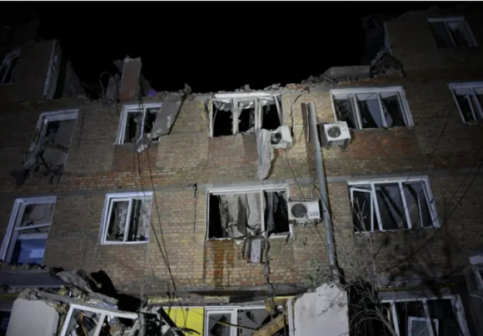 Rusija i Ukrajina razmjenjuju krivicu za oštećenu stambenu zgradu u Belgorodu