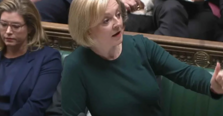 Gospodarski planovi britanske premijerke Liz Truss izazvali su haos na tržištu, oporba traži nove izbore