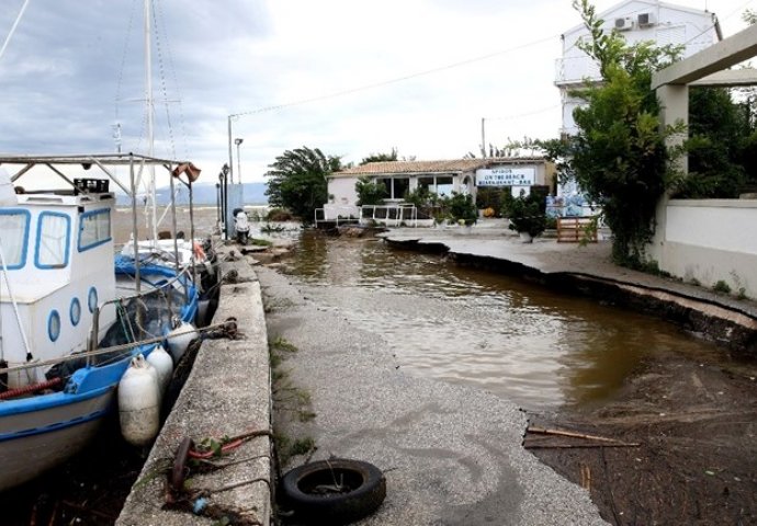 Poplave na grčkoj Kreti. Najmanje jedna osoba poginula, dvije nestale